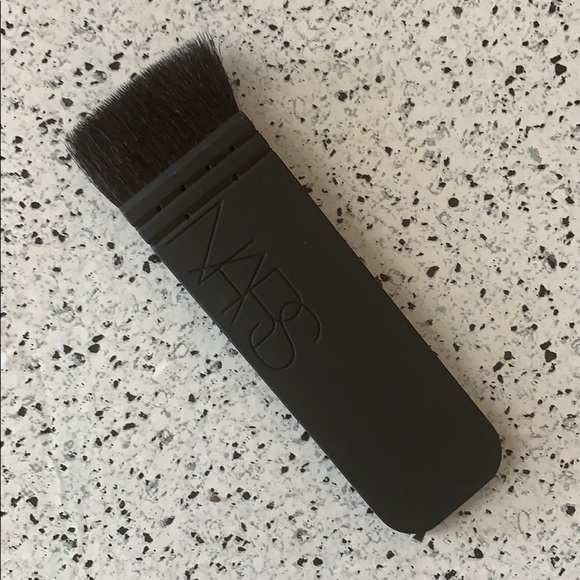 NEW/NWOT NARS Kabuki Ita Premium Contouring Brush - Picture 2 of 6